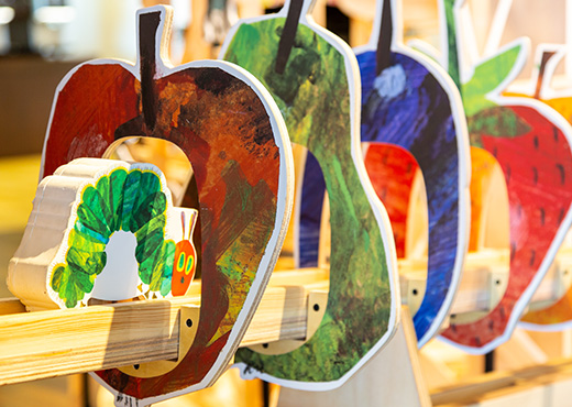 PLAY! PARK ERIC CARLE パークスタッフの画像