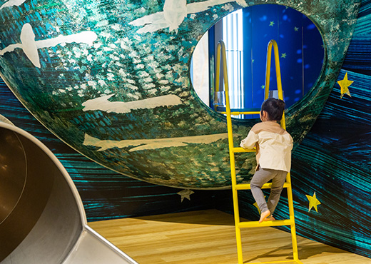 PLAY! PARK ERIC CARLE パークスタッフの画像